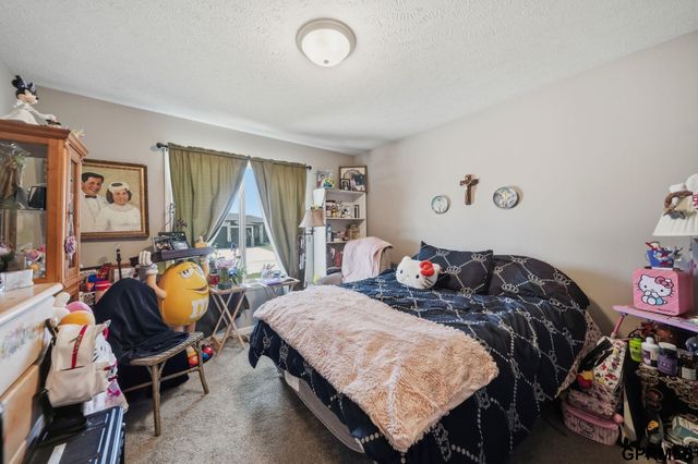512 Waterside Way, Lincoln, NE 68527
