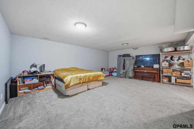 512 Waterside Way, Lincoln, NE 68527