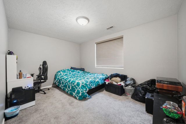 512 Waterside Way, Lincoln, NE 68527