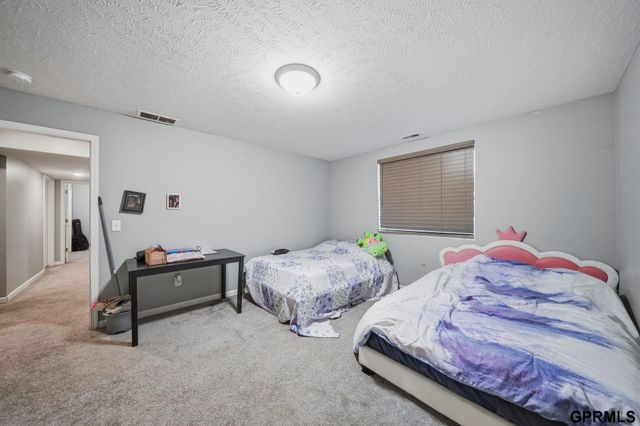 512 Waterside Way, Lincoln, NE 68527