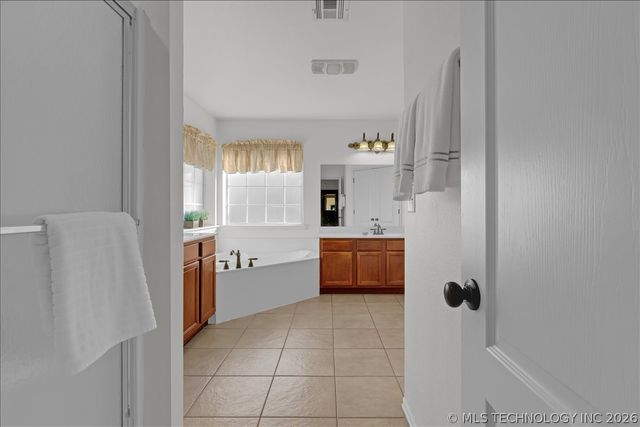 4917 S 190th East Avenue, Tulsa, OK 74134