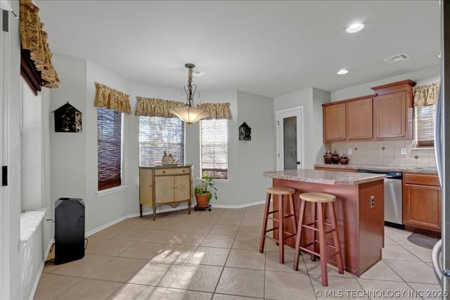 4917 S 190th East Avenue, Tulsa, OK 74134