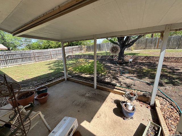 7514 VALLEY OAK ST, Live Oak, TX 78233