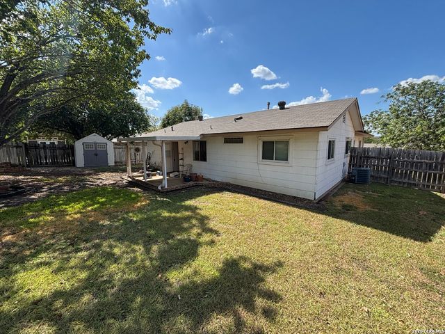 7514 VALLEY OAK ST, Live Oak, TX 78233