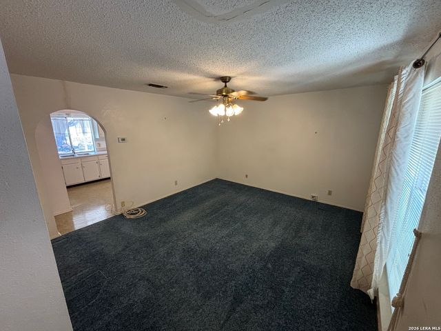 7514 VALLEY OAK ST, Live Oak, TX 78233
