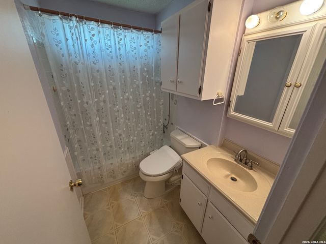 7514 VALLEY OAK ST, Live Oak, TX 78233