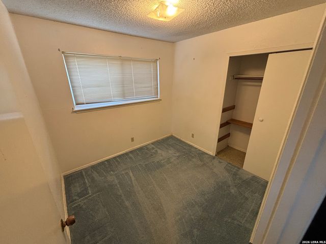 7514 VALLEY OAK ST, Live Oak, TX 78233
