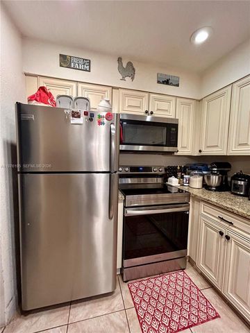 6605 NW 76th St, Tamarac, FL 33321