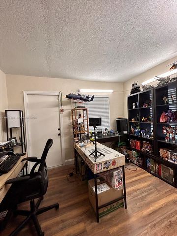 6605 NW 76th St, Tamarac, FL 33321