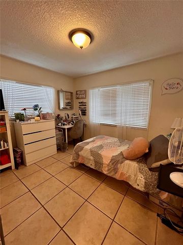 6605 NW 76th St, Tamarac, FL 33321