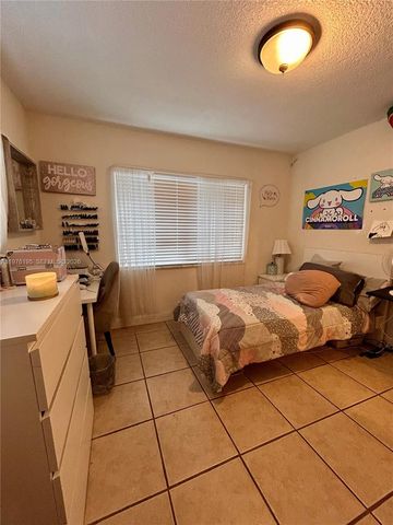 6605 NW 76th St, Tamarac, FL 33321