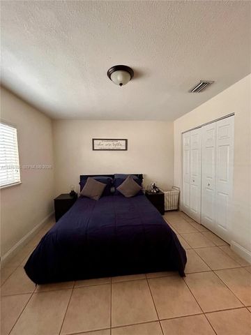 6605 NW 76th St, Tamarac, FL 33321