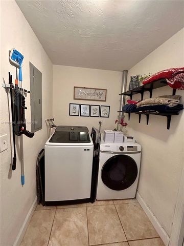 6605 NW 76th St, Tamarac, FL 33321