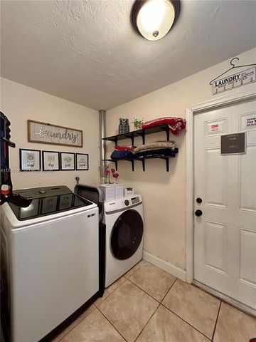 6605 NW 76th St, Tamarac, FL 33321