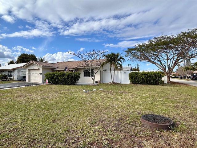 6605 NW 76th St, Tamarac, FL 33321