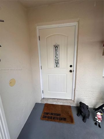 6605 NW 76th St, Tamarac, FL 33321