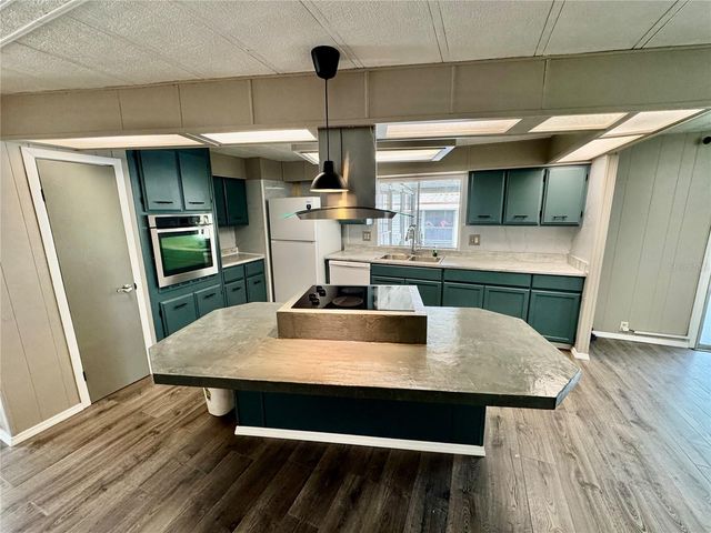 8066 HIGHPOINT BOULEVARD, Brooksville, FL 34613