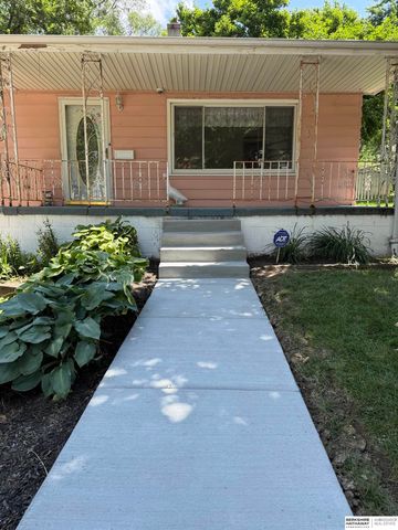 2627 N 70 Street, Omaha, NE 68104
