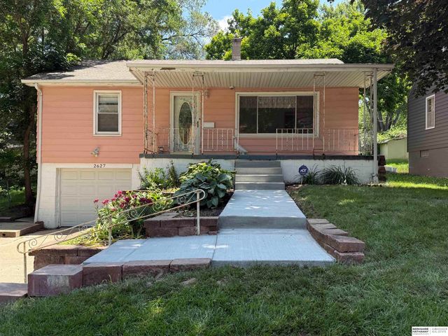 2627 N 70 Street, Omaha, NE 68104