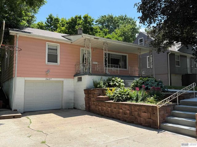 2627 N 70 Street, Omaha, NE 68104