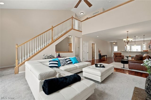 21 Bristol Lane, Rocky River, OH 44116