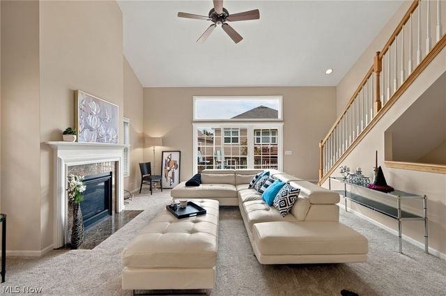 21 Bristol Lane, Rocky River, OH 44116