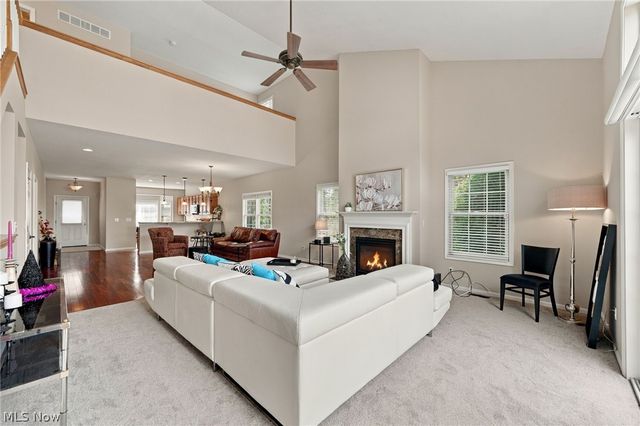 21 Bristol Lane, Rocky River, OH 44116