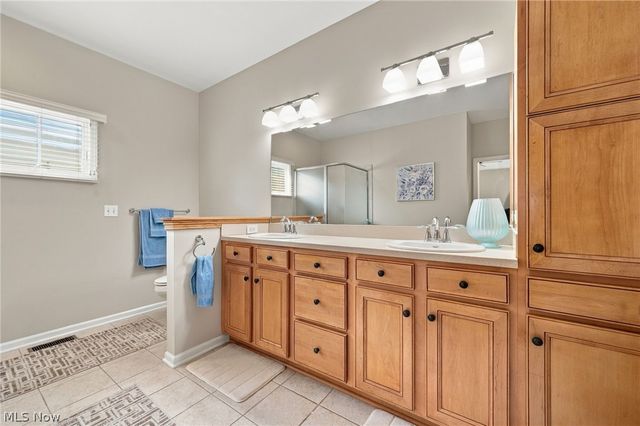 21 Bristol Lane, Rocky River, OH 44116