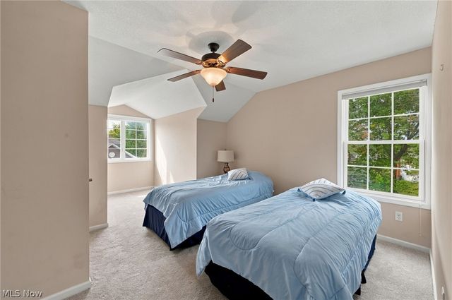 21 Bristol Lane, Rocky River, OH 44116