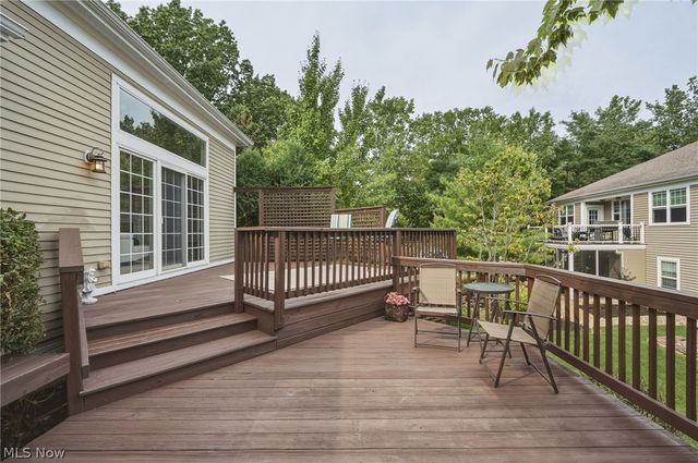 21 Bristol Lane, Rocky River, OH 44116
