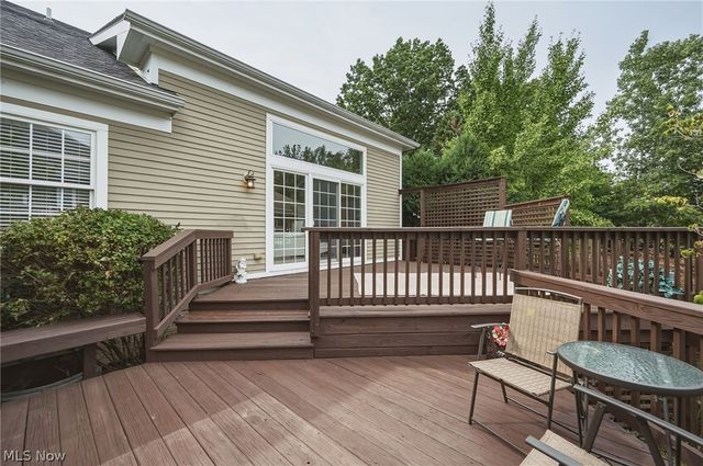 21 Bristol Lane, Rocky River, OH 44116