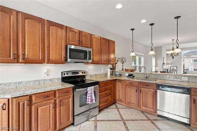 21 Bristol Lane, Rocky River, OH 44116