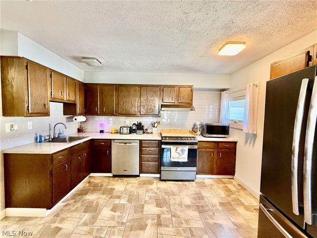3762 Laurel Road, Brunswick, OH 44212