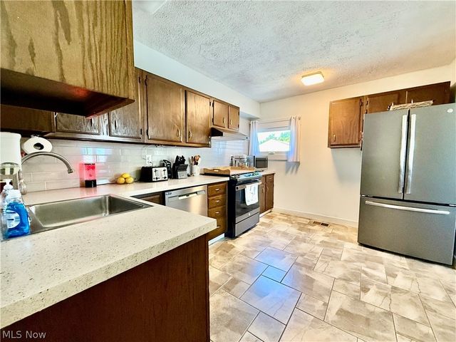 3762 Laurel Road, Brunswick, OH 44212