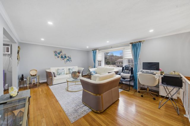 24 Juniper Dr, Saugus, MA 01906