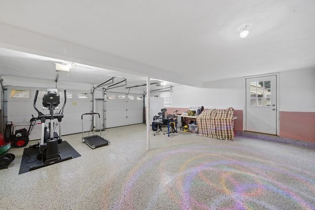 24 Juniper Dr, Saugus, MA 01906