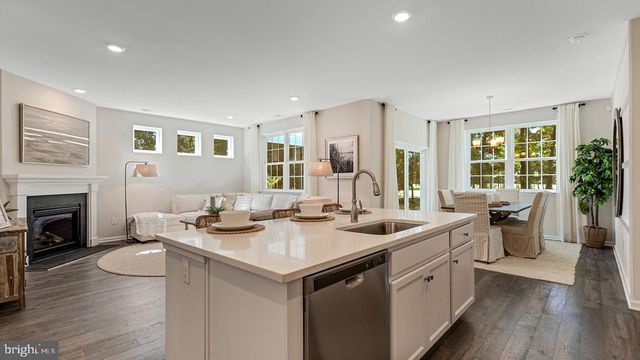 245 HUNTINGTON DR, Egg Harbor Township, NJ 08234