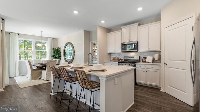 245 HUNTINGTON DR, Egg Harbor Township, NJ 08234