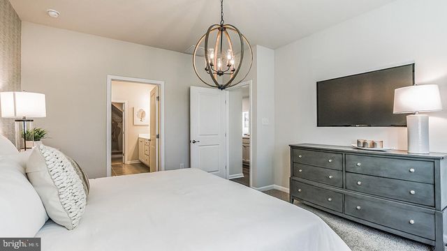 245 HUNTINGTON DR, Egg Harbor Township, NJ 08234