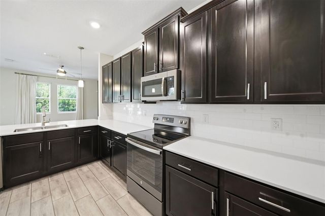 9806 RED EAGLE DRIVE, Orlando, FL 32825