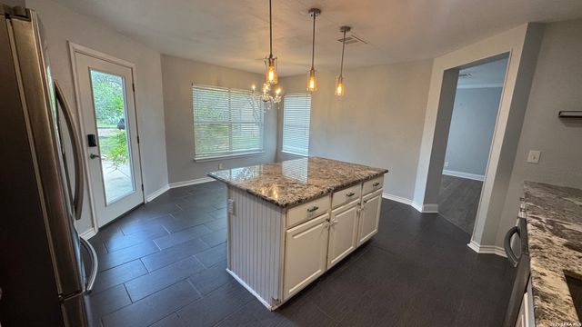 2839 Redland, San Antonio, TX 78259