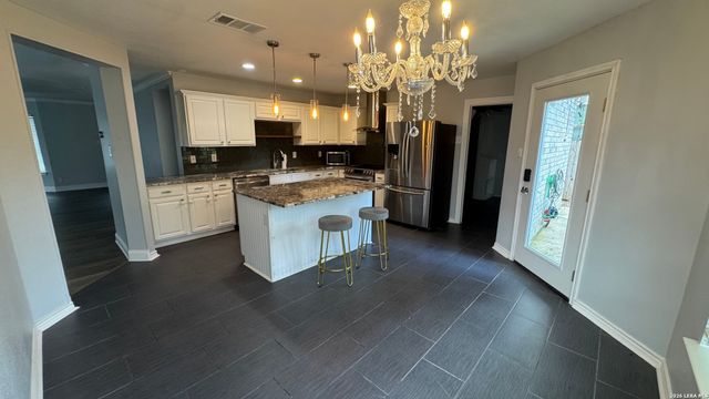 2839 Redland, San Antonio, TX 78259