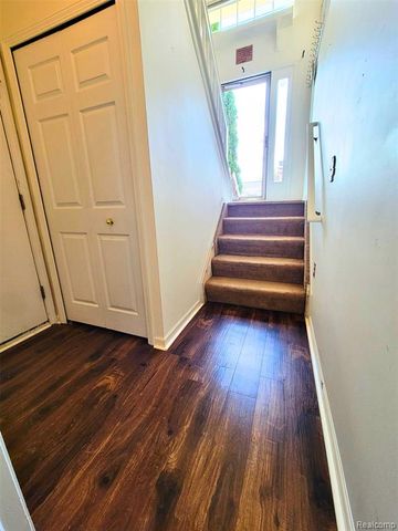 708 Ridgecrest, Fenton, MI 48430