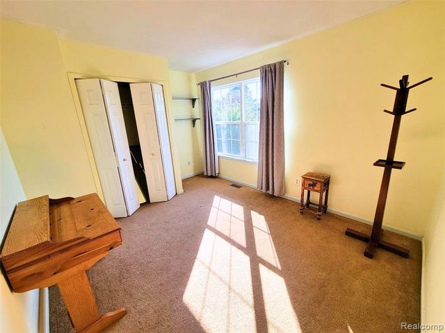 708 Ridgecrest, Fenton, MI 48430