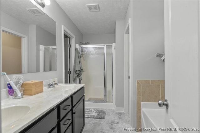 1114 Legend Creek Drive, Hope Mills, NC 28348