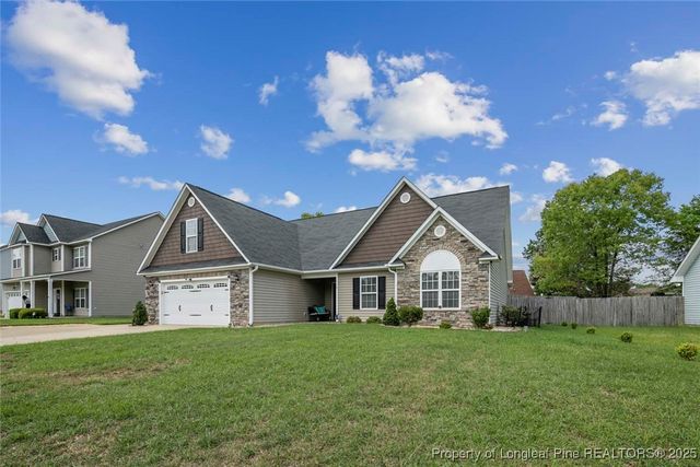 1114 Legend Creek Drive, Hope Mills, NC 28348
