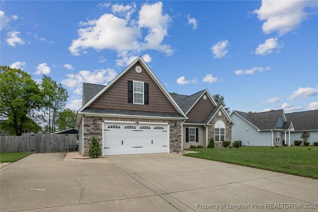 1114 Legend Creek Drive, Hope Mills, NC 28348
