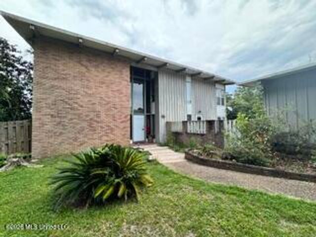 2416 Rolling Meadows Road, Gautier, MS 39553