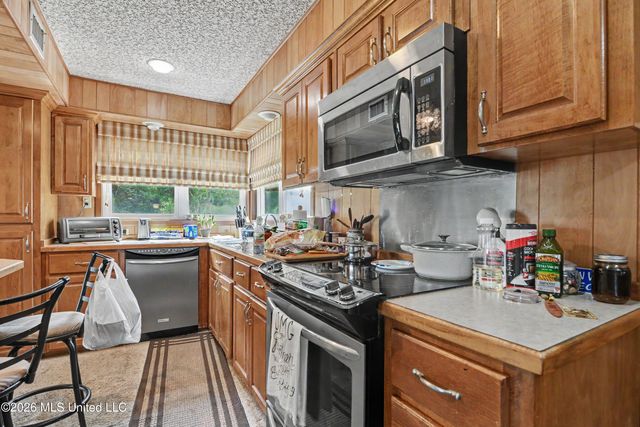 2416 Rolling Meadows Road, Gautier, MS 39553