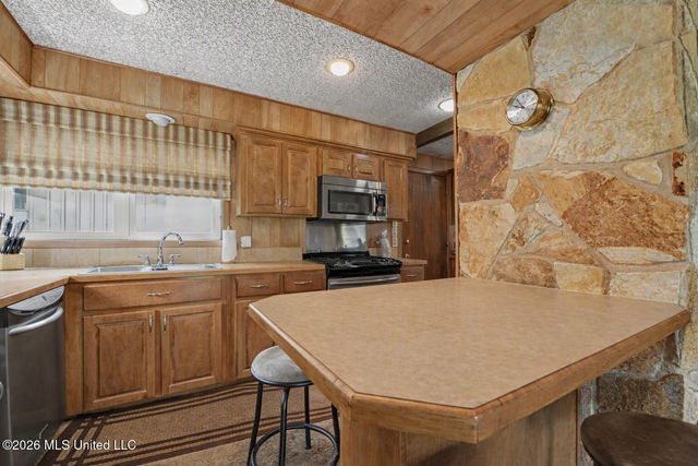 2416 Rolling Meadows Road, Gautier, MS 39553